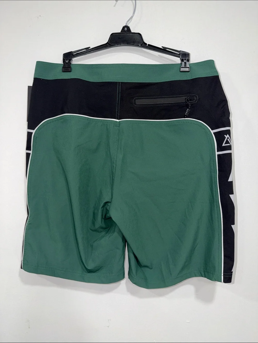 AVVA Hole Shot 20in Boardshorts Size: 32